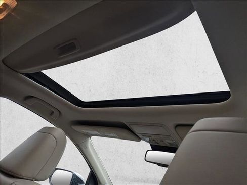 Used 2016 Honda CR-V Touring image 19