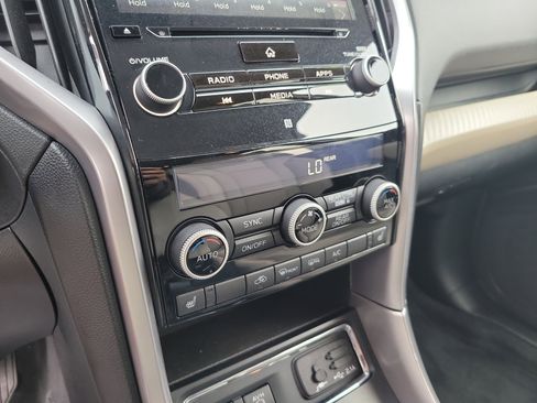 Used 2022 Subaru Ascent Premium w/ Convenience Package image 23