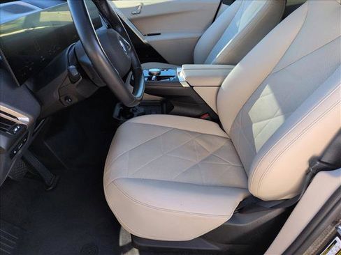Used 2023 BMW iX xDrive50 w/ Convenience Package image 17