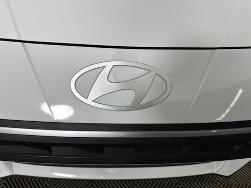 Used 2025 Hyundai Elantra Sport image 9