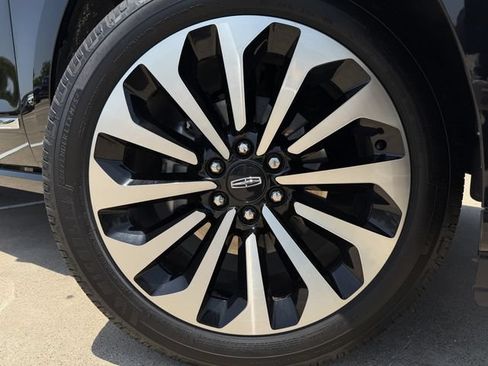 Used 2022 Lincoln Navigator Reserve AWD/4WD image 10