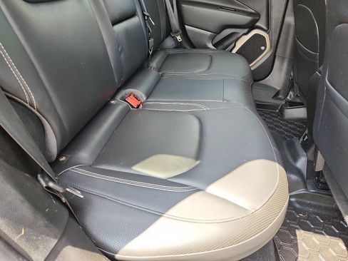 Used 2016 Jeep Renegade Limited image 31