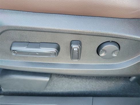 Certified 2025 Honda Pilot Elite image 19