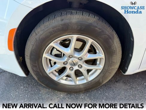 Used 2021 Chrysler Voyager Lxi image 7