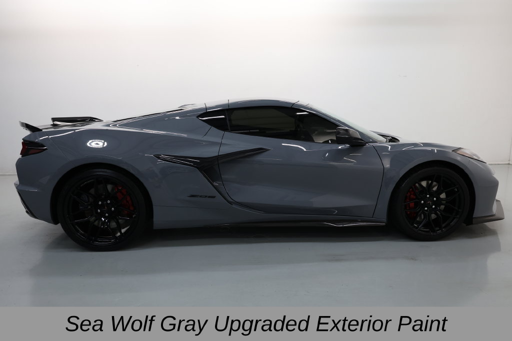 Used 2024 Chevrolet Corvette Z06 w/ Stealth Interior Trim Package RWD image 5