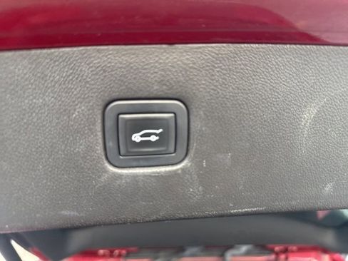 Used 2019 Chevrolet Blazer LT w/ Sun and Wheels Package FWD image 6