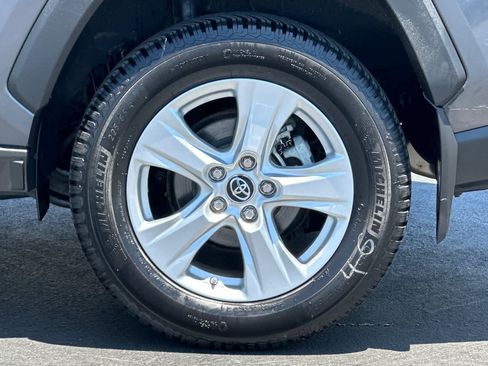 Used 2019 Toyota RAV4 LE AWD/4WD image 30