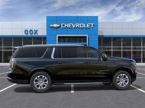 New 2026 Chevrolet Suburban LT w/ Comfort Package RWD image 5