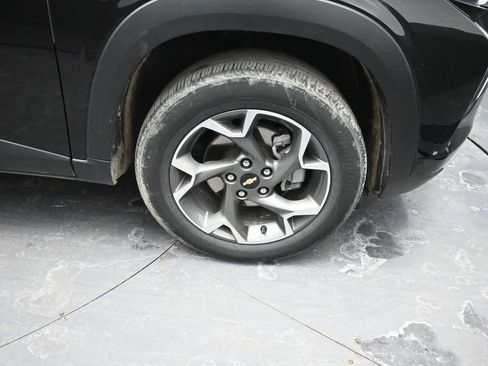 Used 2025 Chevrolet Trax LT image 17