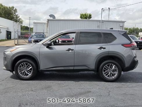 Used 2023 Nissan Rogue S AWD/4WD image 2