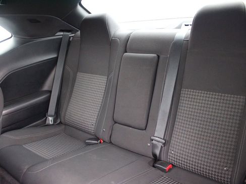 Used 2018 Dodge Challenger SXT image 18