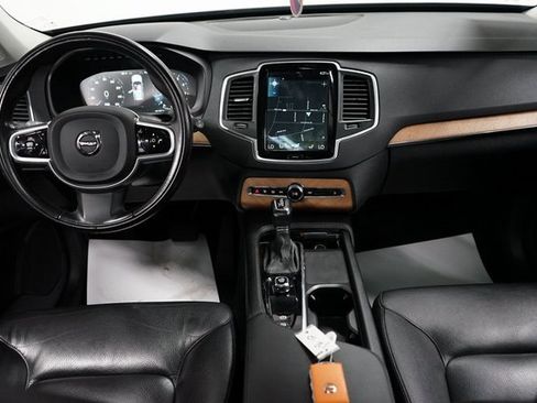 Used 2022 Volvo XC90 T6 Momentum image 38