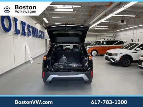 New 2026 Volkswagen Tiguan SE image 11