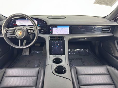 Used 2021 Porsche Taycan image 12