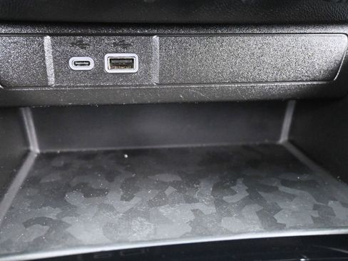 Used 2024 Chevrolet Colorado LT w/ LT Convenience Package image 13