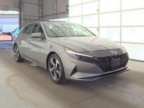 Used 2023 Hyundai Elantra SEL w/ Convenience Package image 4