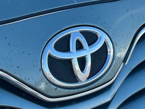 Used 2011 Toyota Camry LE image 10