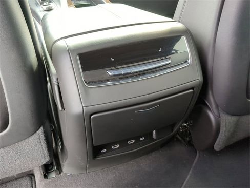 Used 2023 Cadillac Escalade Premium Luxury Platinum image 28