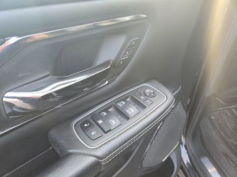 Used 2022 RAM 1500 Limited image 8