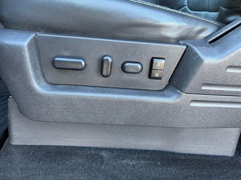 Used 2012 Ford F150 Lariat image 12
