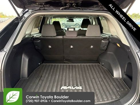 Used 2021 Toyota RAV4 XLE AWD/4WD image 17