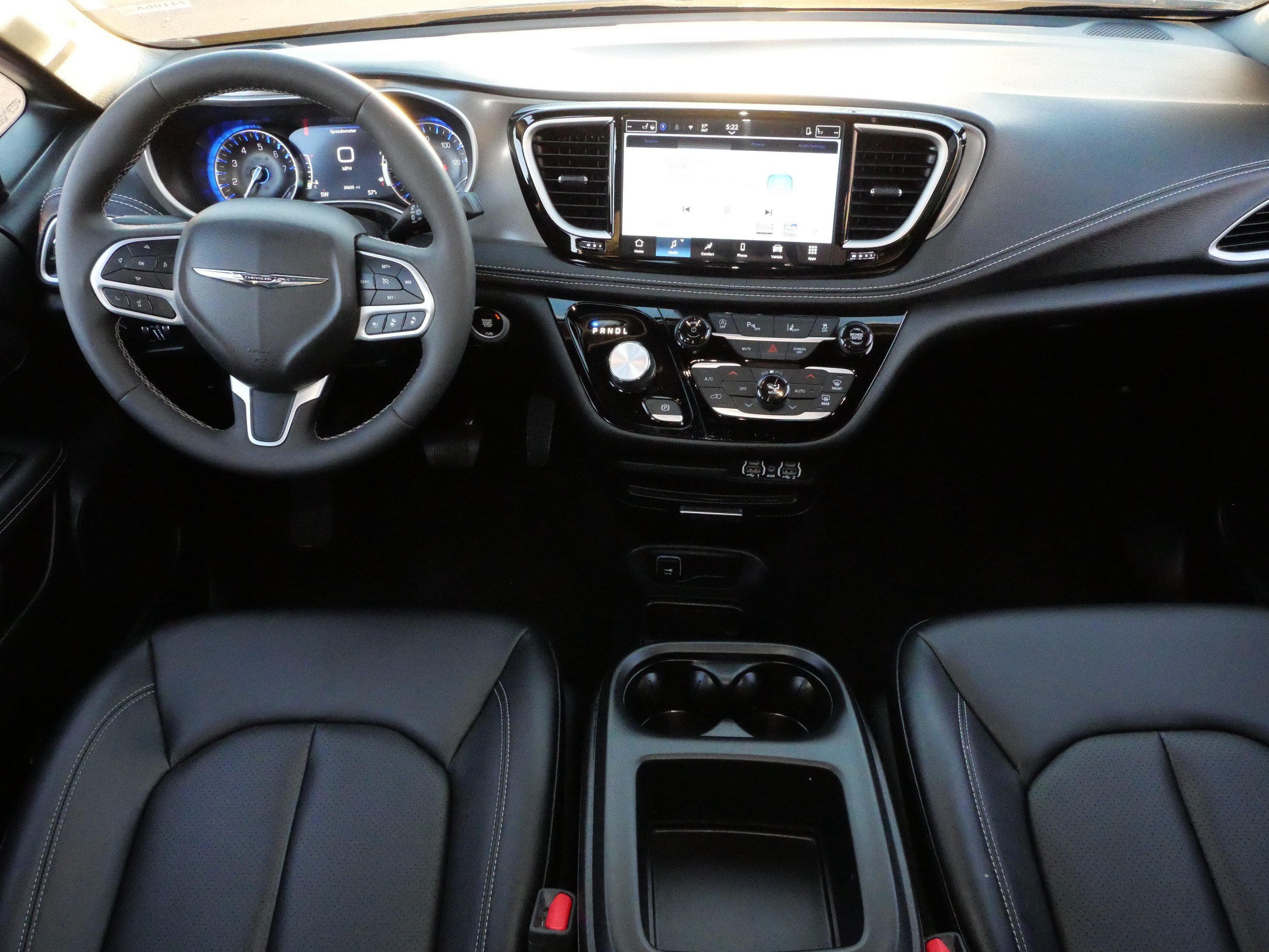 Used 2025 Chrysler Pacifica Select FWD image 10