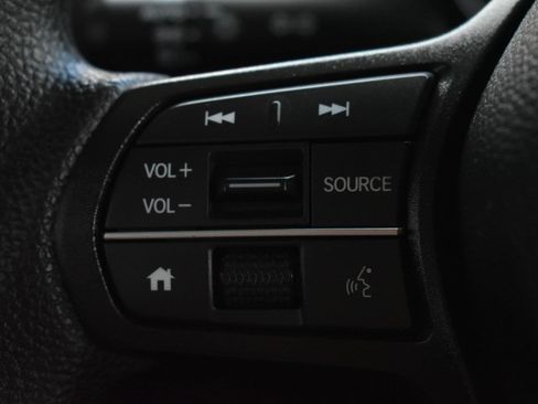 Used 2025 Honda HR-V LX image 18