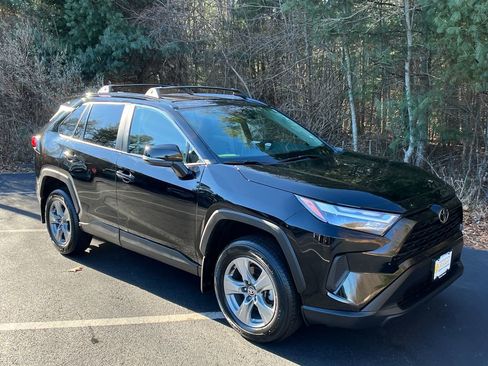 Used 2024 Toyota RAV4 XLE w/ Convenience Package image 7