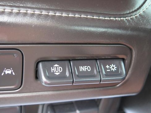 Used 2023 GMC Yukon Denali Ultimate AWD/4WD image 11