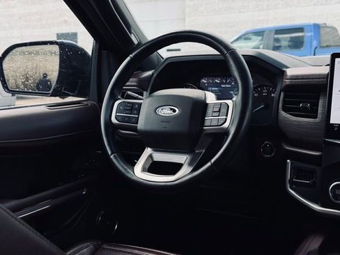 Used 2024 Ford Expedition Limited image 31