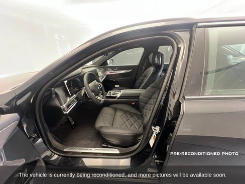 Used 2026 BMW 740i w/ Premium Package RWD image 12