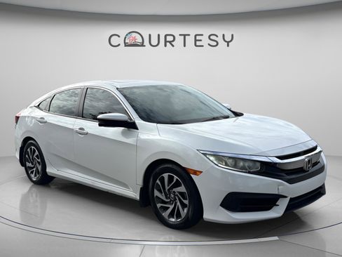 Certified 2017 Honda Civic EX image 9