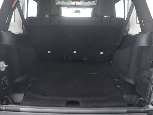 Used 2018 Jeep Wrangler Unlimited Sahara w/ Connectivity Group AWD/4WD image 23
