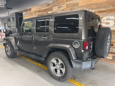 Used 2017 Jeep Wrangler Unlimited Sahara w/ Connectivity Group image 6