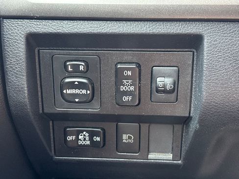 Used 2019 Toyota Tundra SR5 w/ SR5 Upgrade Package RWD image 23