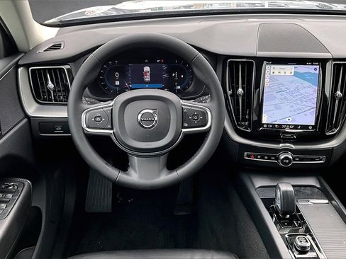 Certified 2023 Volvo XC60 B5 Core w/ Climate Package image 8