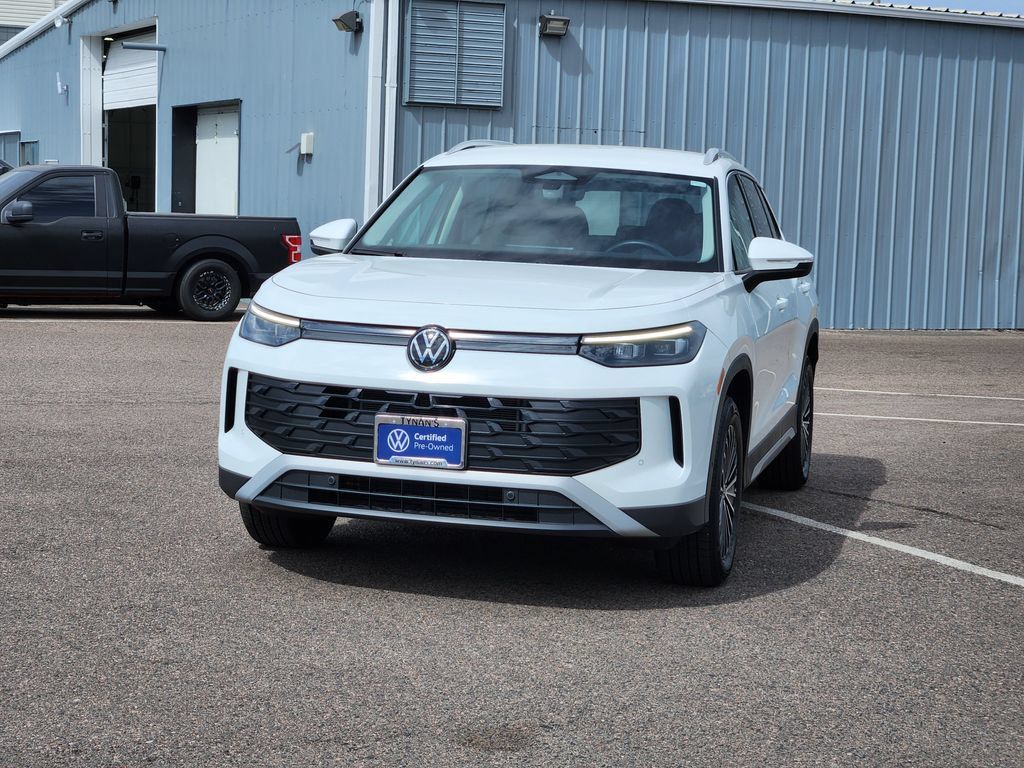 Certified 2025 Volkswagen Tiguan S AWD/4WD image 3