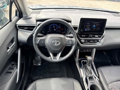 Used 2023 Toyota Corolla Cross XLE w/ Black Badges Package (TMS) FWD image 10
