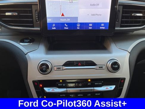 Used 2024 Ford Explorer XLT w/ Equipment Group 202A AWD/4WD image 18