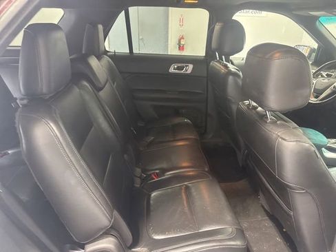 Used 2011 Ford Explorer XLT w/ 202A Rapid Spec Order Code FWD image 28