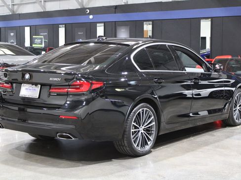 Used 2021 BMW 530i w/ Premium Package RWD image 14