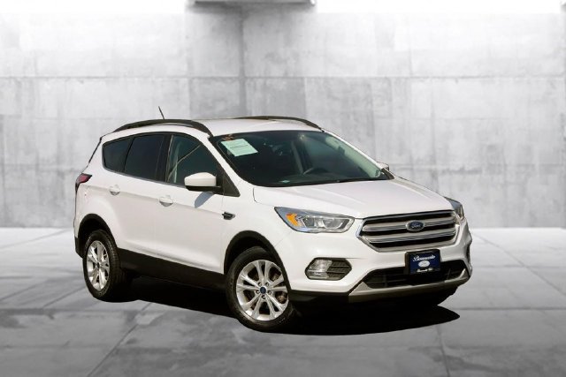 Used 2018 Ford Escape SEL FWD image 2
