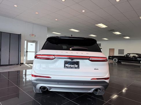 Used 2023 Lincoln Corsair Reserve AWD/4WD image 17
