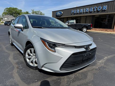 Used 2024 Toyota Corolla LE FWD image 1