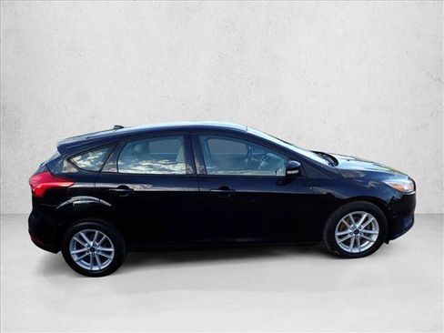 Used 2017 Ford Focus SE FWD image 5