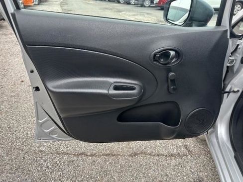 Used 2018 Nissan Versa Note S FWD image 15