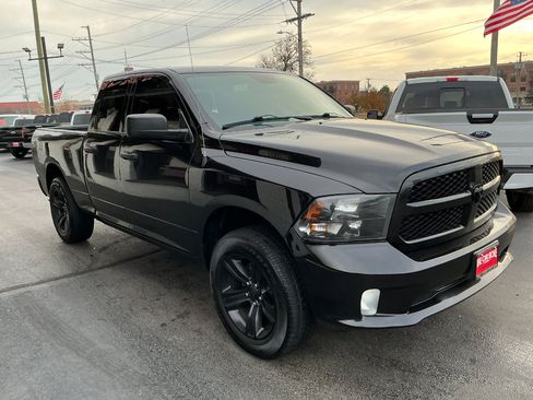 Used 2017 RAM 1500 Express w/ Black Ram 1500 Express Group image 3