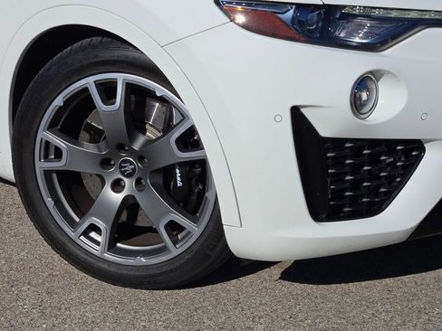 Used 2023 Maserati Levante Modena image 3