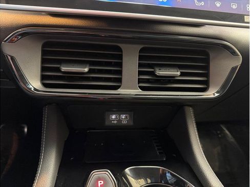 Used 2024 VinFast VF 8 Eco image 13