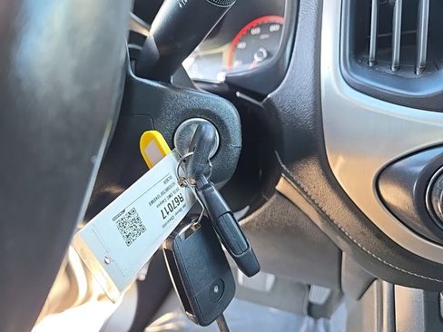 Used 2015 GMC Canyon SLE w/ SLE Convenience Package image 22